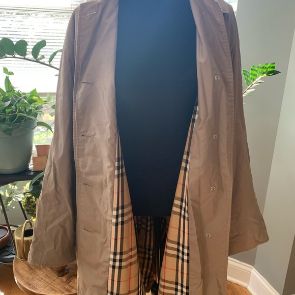 Burberry Beige Coat with Iconic Check Pattern - Picture 1 of 6